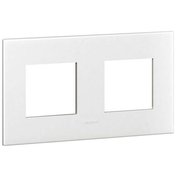 Arteor - Placa 2x2 modulos quadrados - Padrão francês/alemão - Plástico termoplástico branco - IP40