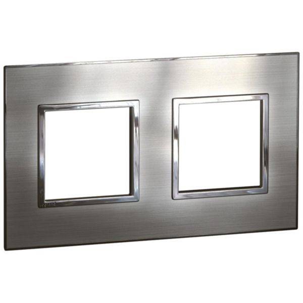 Arteor - Placa 2x2 modulos quadrados - Aço inoxidável escovado - Instalação à face - Grau de proteção IP40
