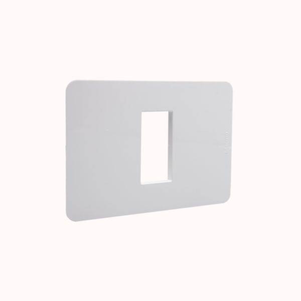 Matixgo - Placa 1 posto 4x2 branca - Termoplástico halogen free - Acabamento brilhante - Resistência IK04